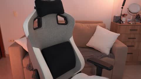 anya online show from February 7, 2026, 6:55 pm