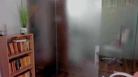 Anya online show from February 3, 2025, 2:02 pm