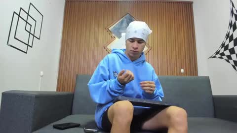 anyelo_sexyhot online show from January 20, 2025, 12:07 pm