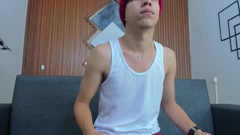 anyelo_sexyhot online show from February 12, 2025, 12:22 pm