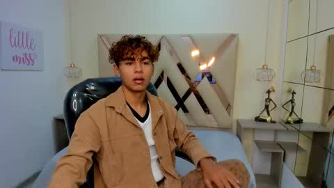 Snapshot of anyelotwink chatting on January 15, 2026, 12:10 pm anyelotwink online show from January 15, 2026, 12:10 pm