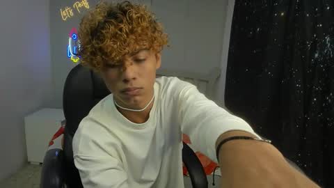 anyelotwink online show from February 2, 2026, 8:40 pm