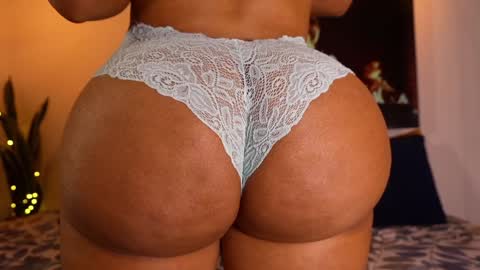 Dulce Maria online show from January 6, 2025, 3:42 am