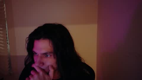 ApacheWithWebcam online show from November 3, 2025, 5:52 am