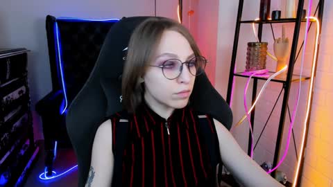 Snapshot of aphexqueen chatting on December 8, 2024, 1:03 pm APHEX QUEEN online show from December 8, 2024, 1:03 pm