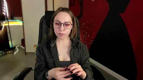 Snapshot of aphexqueen chatting on March 8, 2025, 4:06 pm APHEX QUEEN online show from March 8, 2025, 4:06 pm