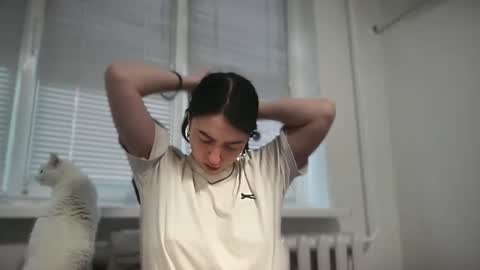 aphr0dite22 online show from April 7, 2026, 8:04 am