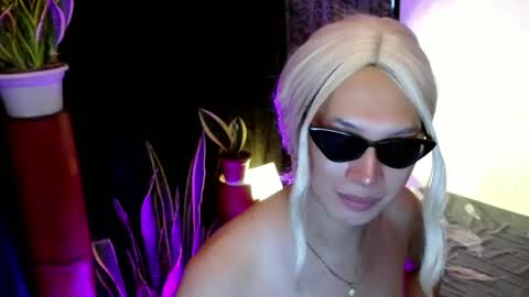 Roman Goddess online show from December 3, 2024, 6:06 pm