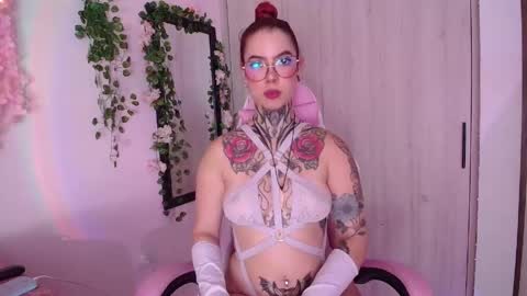 aphrodite__bloom online show from April 28, 2026, 10:37 pm
