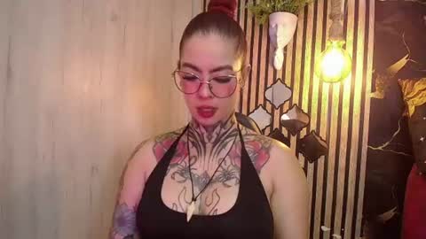 Snapshot of aphrodite__bloom chatting on July 4, 2026, 12:39 am aphrodite__bloom online show from July 4, 2026, 12:39 am