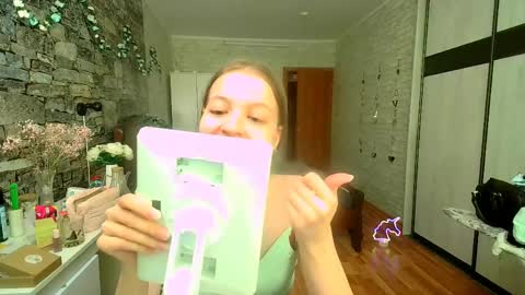 Aphrodite online show from April 12, 2026, 12:21 pm