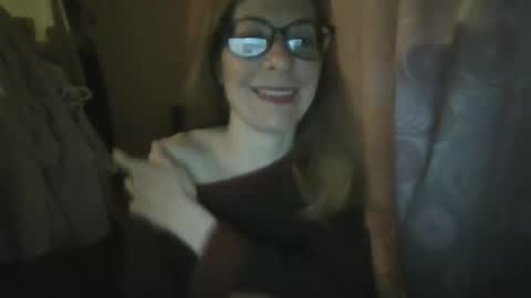 Snapshot of aphrodity_rox chatting on May 4, 2026, 10:17 pm Aphrodity Rox online show from May 4, 2026, 10:17 pm