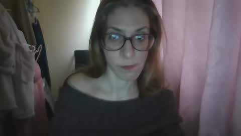 Snapshot of aphrodity_rox chatting on May 8, 2026, 4:23 pm Aphrodity Rox online show from May 8, 2026, 4:23 pm