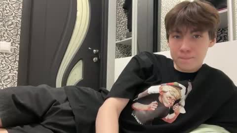 aplant_ online show from November 18, 2025, 5:06 pm