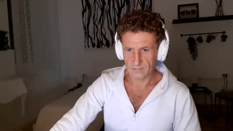 apollobest77 online show from December 20, 2024, 12:30 am