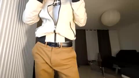 apollonfitx_69 online show from January 22, 2025, 3:18 pm