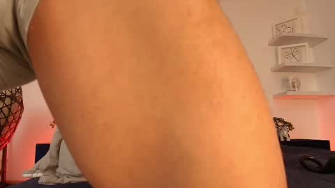 apolo_crus online show from October 2, 2025, 5:03 am