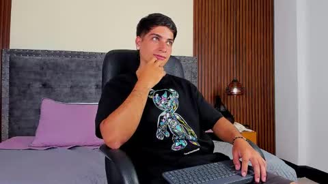 Apolo online show from October 14, 2025, 8:42 pm