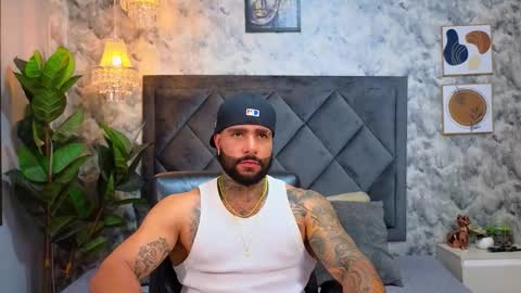 Apolo online show from November 7, 2025, 10:43 pm