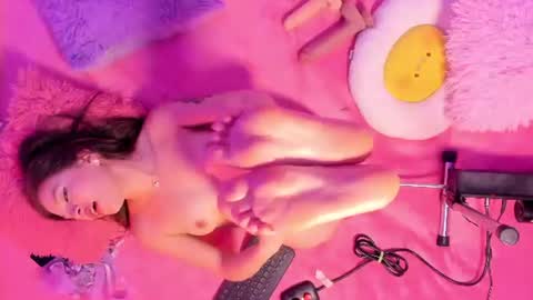 Snapshot of apple_of_pleasure chatting on July 11, 2026, 9:27 pm Lily online show from July 11, 2026, 9:27 pm