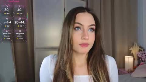 Vicki online show from November 14, 2025, 9:08 am