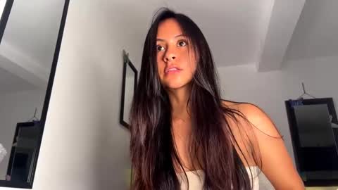 Snapshot of aprettyy chatting on October 12, 2025, 2:43 am Anny online show from October 12, 2025, 2:43 am