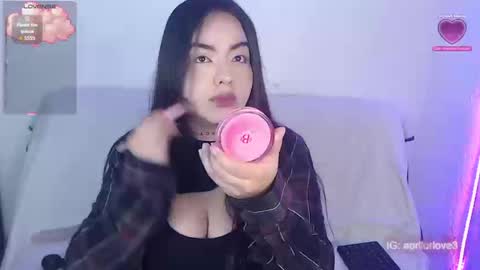 Snapshot of apriil_3 chatting on September 16, 2025, 3:35 pm Abril Freelance Model online show from September 16, 2025, 3:35 pm