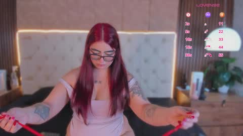 apriilfox online show from March 31, 2026, 4:02 am