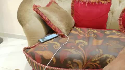 april2000 online show from January 16, 2026, 2:10 pm