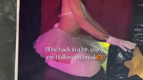   online show from October 21, 2025, 12:06 pm