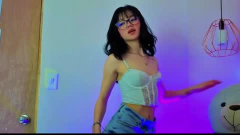 Snapshot of april_bennett chatting on June 2, 2026, 12:18 pm online show from June 2, 2026, 12:18 pm
