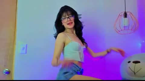 Snapshot of april_bennett chatting on June 8, 2026, 11:54 am online show from June 8, 2026, 11:54 am