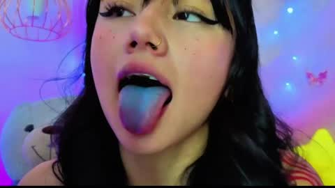 Snapshot of april_bennett chatting on June 9, 2026, 11:55 am online show from June 9, 2026, 11:55 am