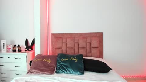 april collinsxx online show from February 24, 2026, 11:25 pm