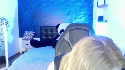  April  online show from December 3, 2024, 12:06 pm