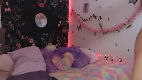 april_l6 online show from April 18, 2026, 11:05 pm