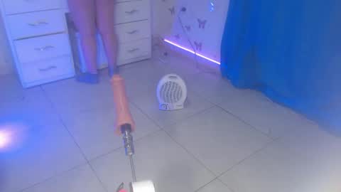 Snapshot of april_sexycurvy chatting on June 9, 2026, 6:03 am April online show from June 9, 2026, 6:03 am