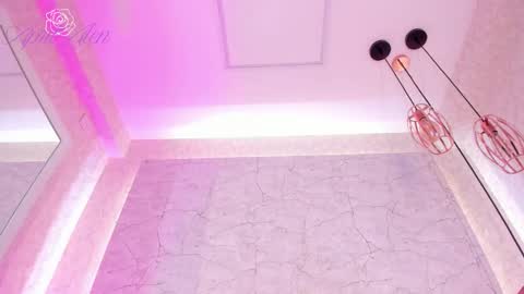 April online show from October 17, 2025, 6:38 am