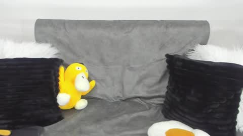 April online show from February 21, 2025, 7:10 pm