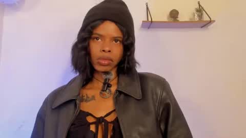 aprillebony319262 online show from April 12, 2026, 12:37 am