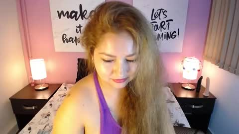 Snapshot of aprilsnow_ chatting on December 11, 2024, 11:10 pm AprilSnow online show from December 11, 2024, 11:10 pm