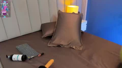 Snapshot of aqua_mara chatting on October 10, 2025, 3:38 am mara online show from October 10, 2025, 3:38 am