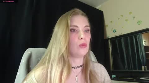 Snapshot of aqualen chatting on May 16, 2026, 9:39 am aqualen online show from May 16, 2026, 9:39 am