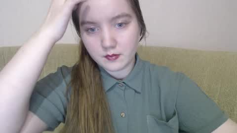 Josefin online show from December 23, 2025, 5:27 am