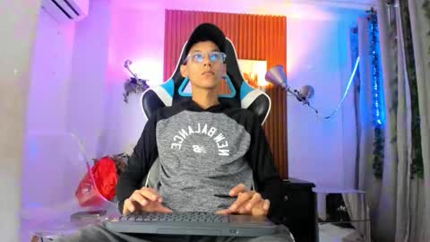 aquarius_xxx online show from October 17, 2025, 11:24 am