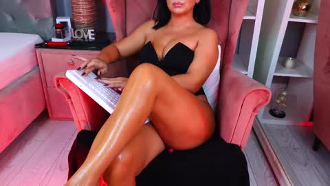 Snapshot of aqueenmonica chatting on October 11, 2025, 2:15 pm AQueenMonica online show from October 11, 2025, 2:15 pm