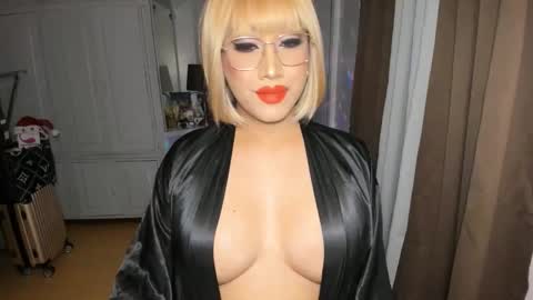 Alicia online show from December 13, 2025, 9:31 pm