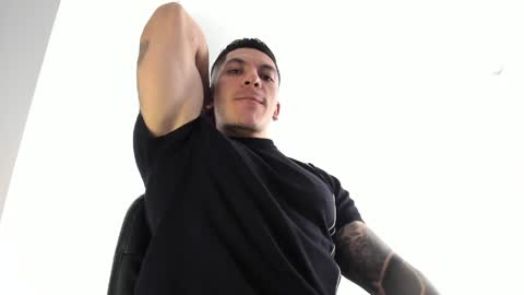Snapshot of aquiles_51 chatting on April 24, 2026, 5:26 pm Jonathan online show from April 24, 2026, 5:26 pm