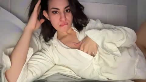 arabicbitchdream online show from October 21, 2025, 6:36 am