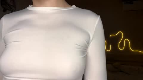 Emi online show from April 8, 2026, 4:18 pm